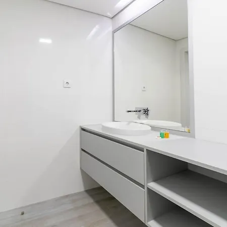 Porto & Douro Vista By Inviting *