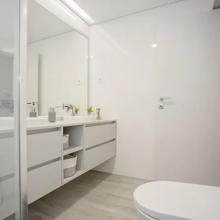 Porto & Douro Vista By Inviting