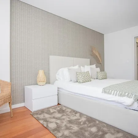 Porto & Douro Vista By Inviting *